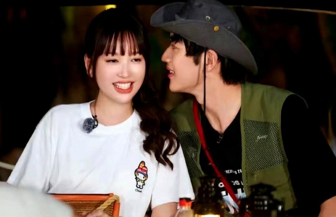 女性别再傻傻等彩礼了。看金莎：姐直接砸下百万购置“斩男战袍”，把24岁男友“狙