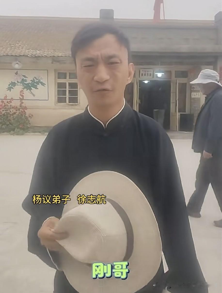给大伙道个歉，不寒碜！海河战神杨老五，长得歪瓜裂枣大舌头天天蹭郭德纲流量的弟子这