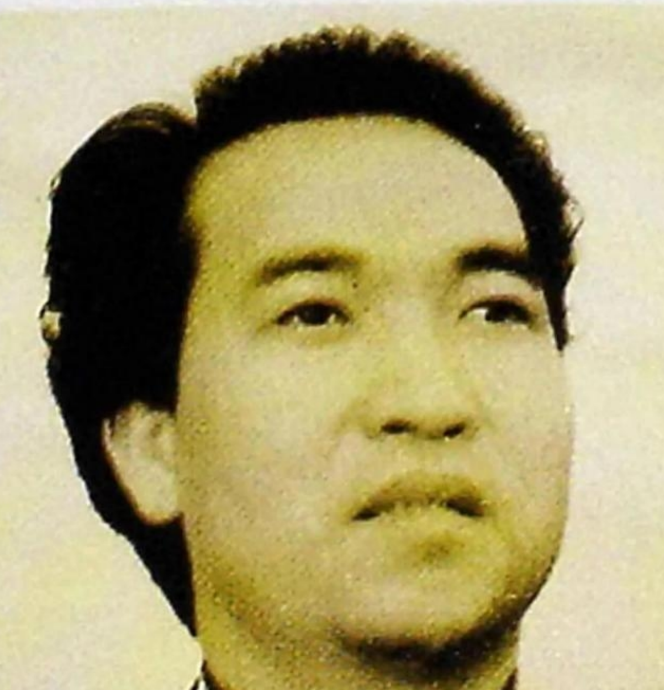1991年，广东男子赵泰来，放弃中国国籍，转头加入英国。在英国，他打扮成乞丐，四