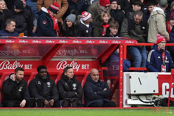 诺丁汉森林1比2曼城一个好汉三个帮。瓜迪奥拉黔驴技穷了，才思枯竭了，曼城上半场