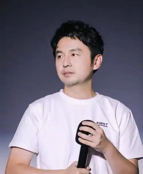 还要脸吗？水军是想干吗？非得把雷佳音往死里整吗？演技上没问题，人品也没问题，