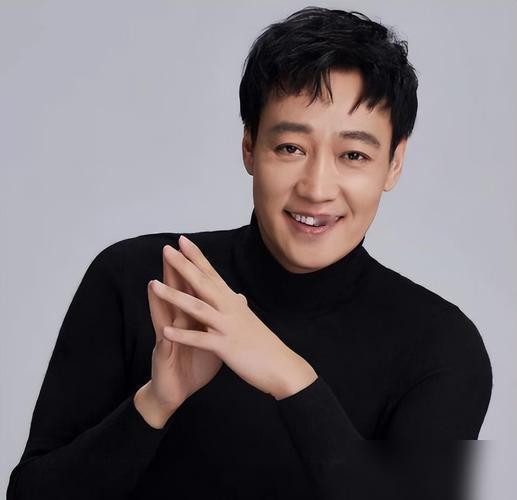 辛柏青被网友喊话离婚，去跟吴越凑一对。这事你敢信？一个结婚快30年的老夫老妻，愣