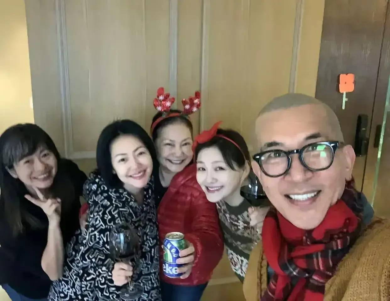 S家目前经济的情况：S妈一直没有收入，大姐婚后一直没有收入，小S请假半年工作暂