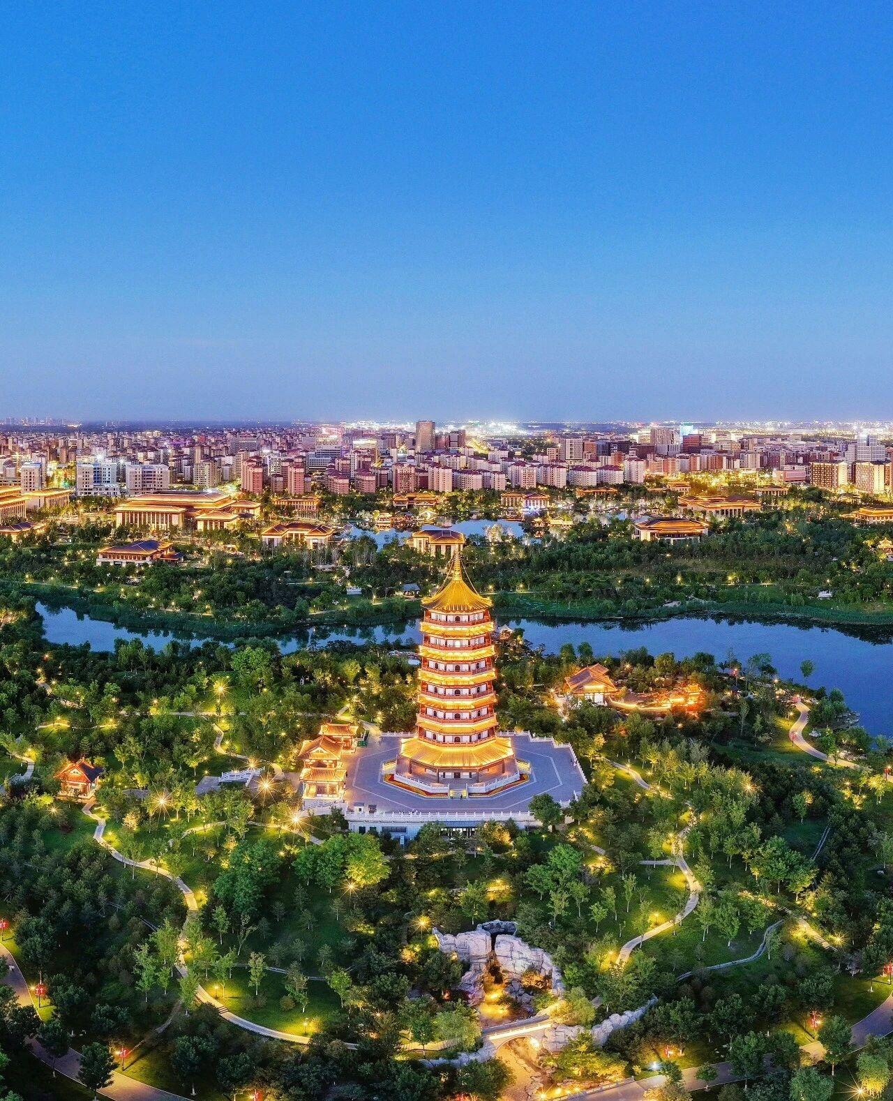 这个地方的夜景真美，估计90%的人都不知道这是哪？
