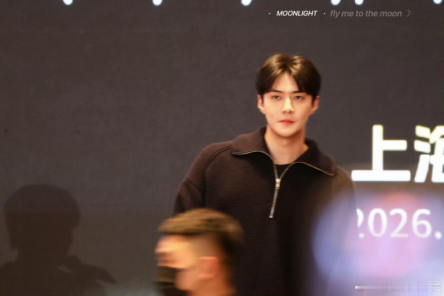 吴世勋上海签售生图这个吴世勋完全男大来着而且能很明显的看出来最近瘦了好多