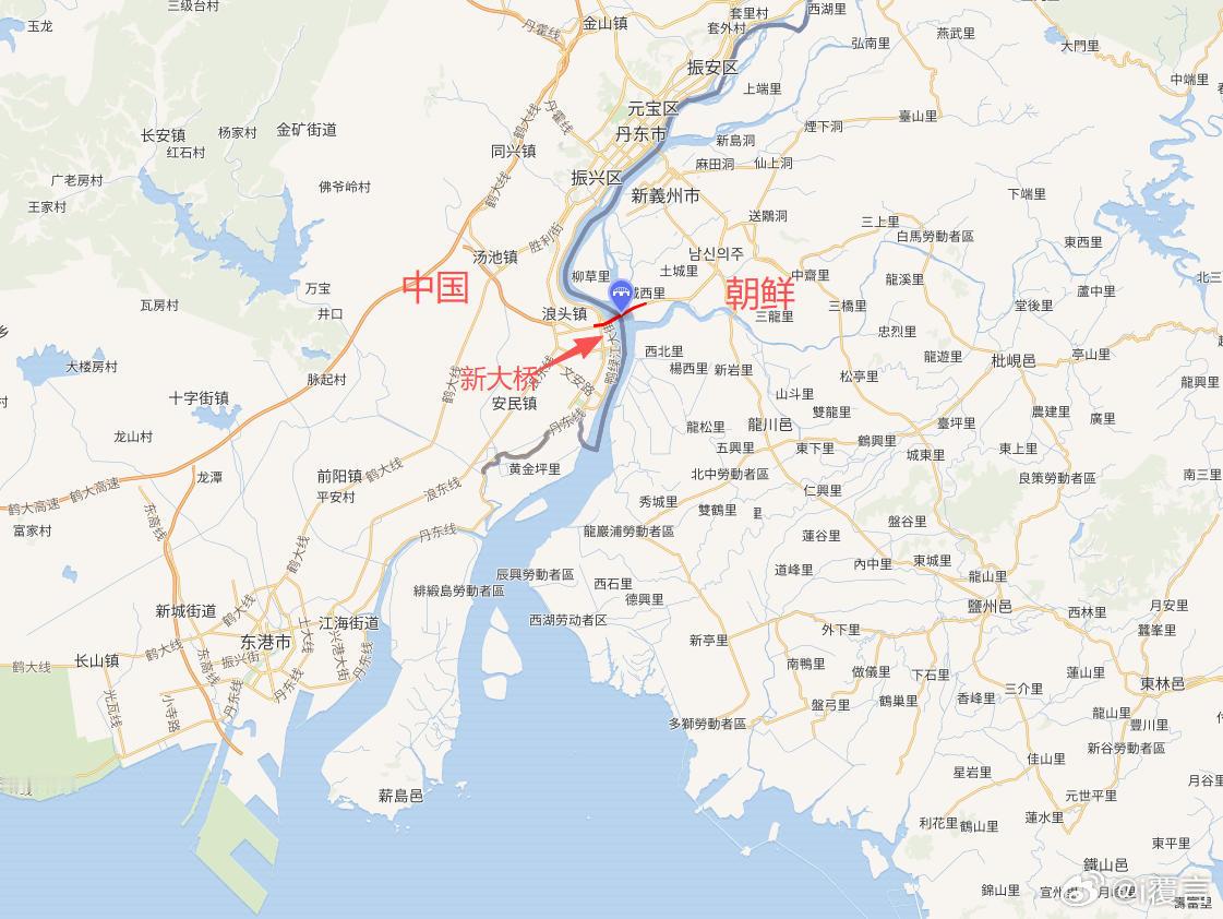新鸭绿江大桥于2010年开工建设，中方承担全部的建设费用，总计约22亿元人民币。2013年完成主桥合