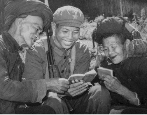 1949年，杀了3000多名红军的韩起功率残部逃入祁连山，这时，一个农民走了10