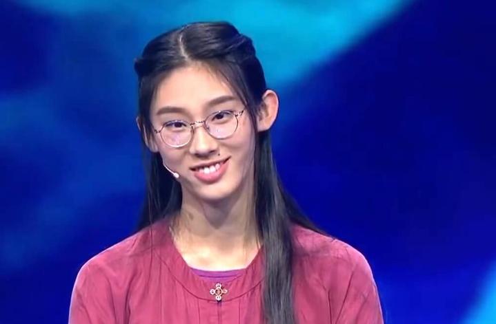 2019年，背了2000多首古诗的“国民才女”武亦姝高考只考了613分，很多人嘲