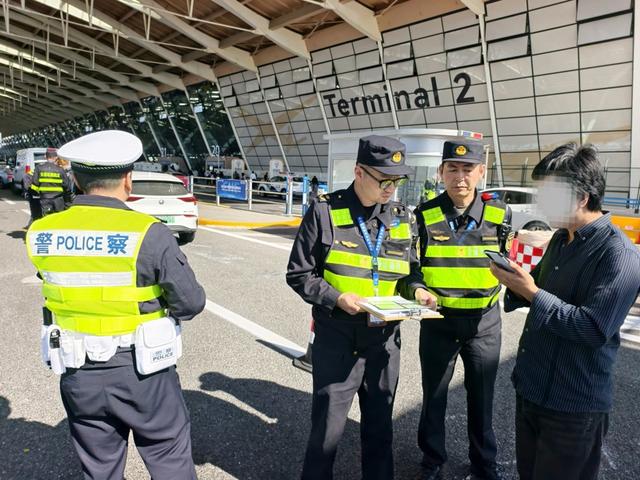 “收骨头”! 上海开展网约车联合治理专项整治行动