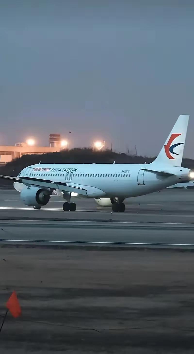 就在刚刚，东航正式官宣，4月18日起恢复昆明飞往印度加尔各答的直飞航线。消息