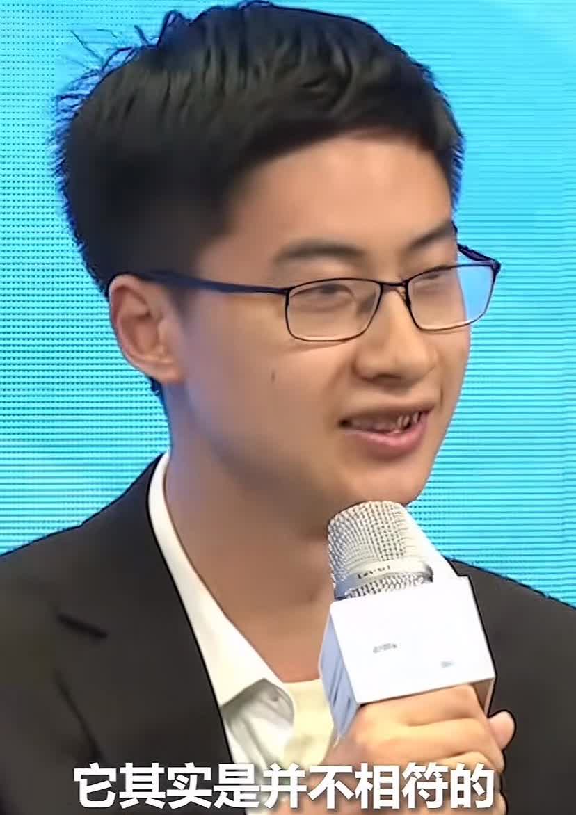 发现了一个玄学，只要是郭晶晶这种脸型的人，不管是男是女，都不会差，第