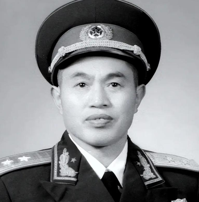 1969年，皮定均将军去甘肃农村视察，几位妇女不穿裤子，用破被子遮挡下身，地委书