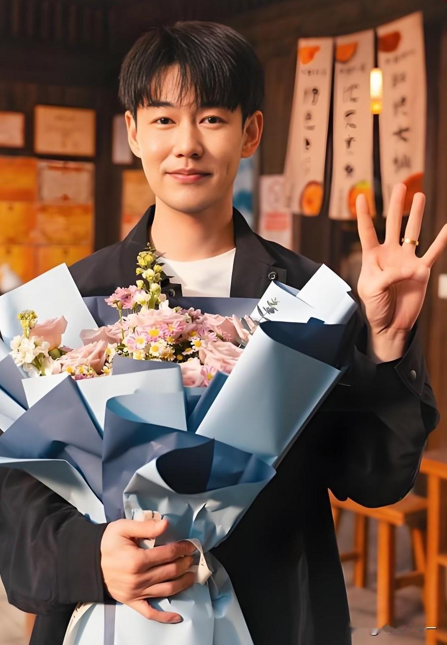 发现个宝藏男演员，就是《四喜》中饰演许知冬的宣言，说实话这只第二次看他演