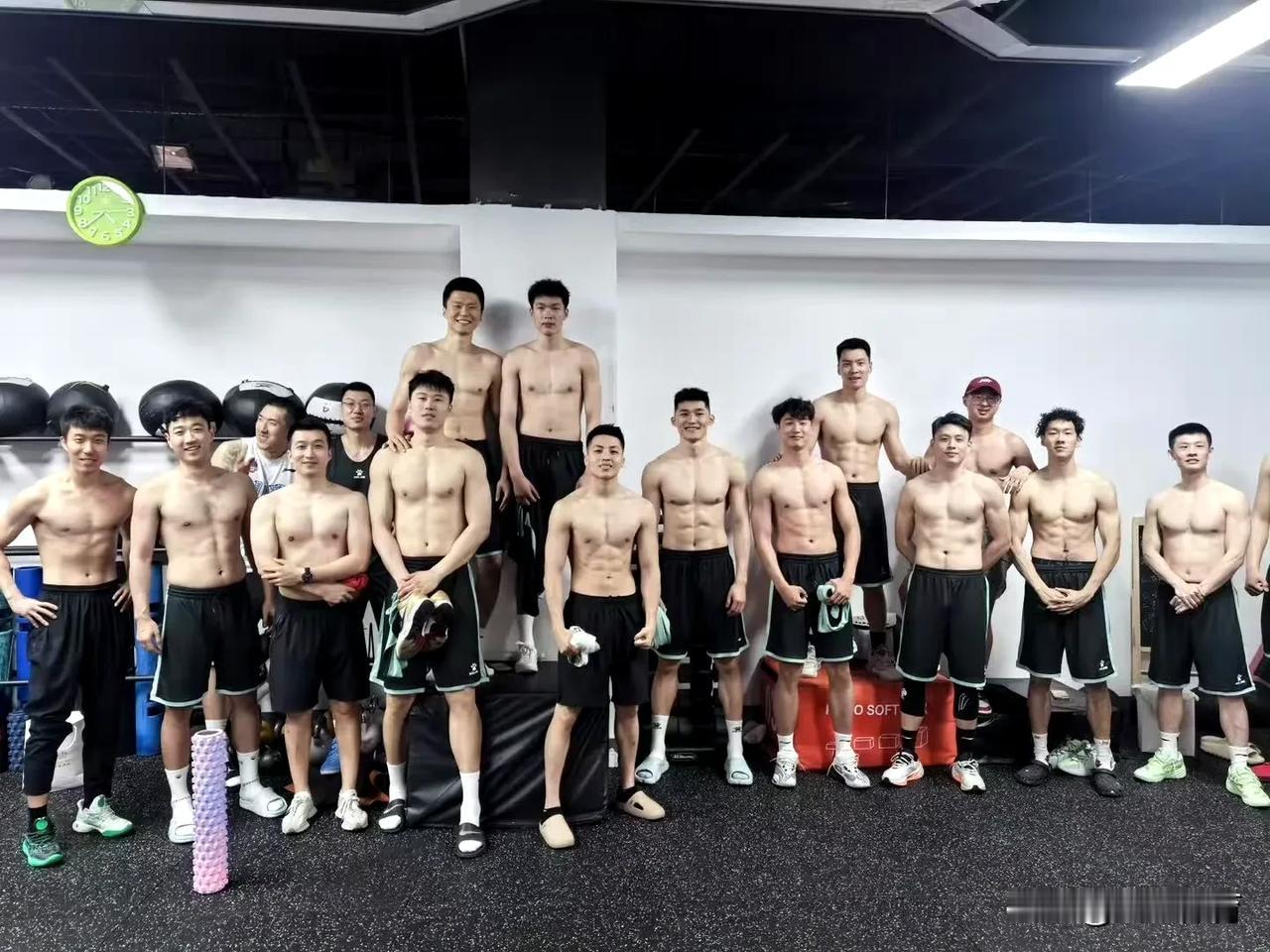 八支球队挺进全运会男篮成年组正赛！北京时间6月11日，2025全运会男子篮球