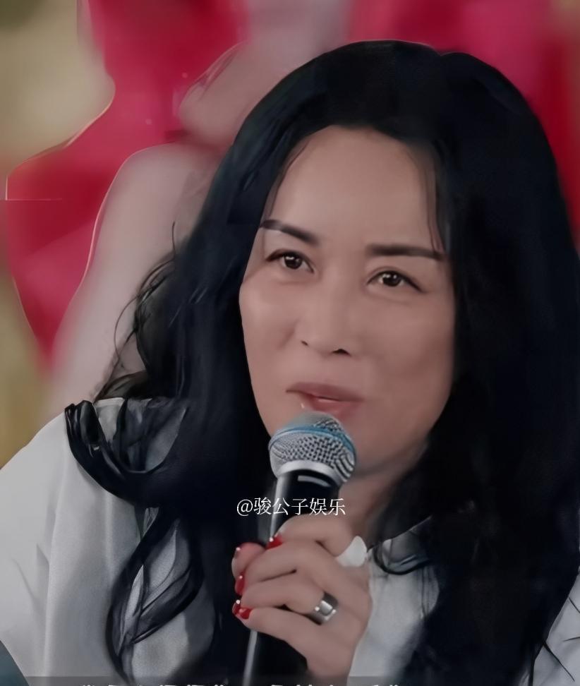 那英表白丈夫孟桐，因为你，让我变得像个女人。别看英子做事情风风火火、不拘小节，但