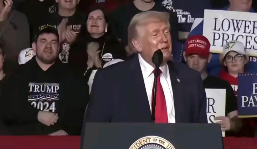 欧洲新闻网报道，当地时间27日，美国总统特朗普，在出席爱荷华州共和党活动时透露，