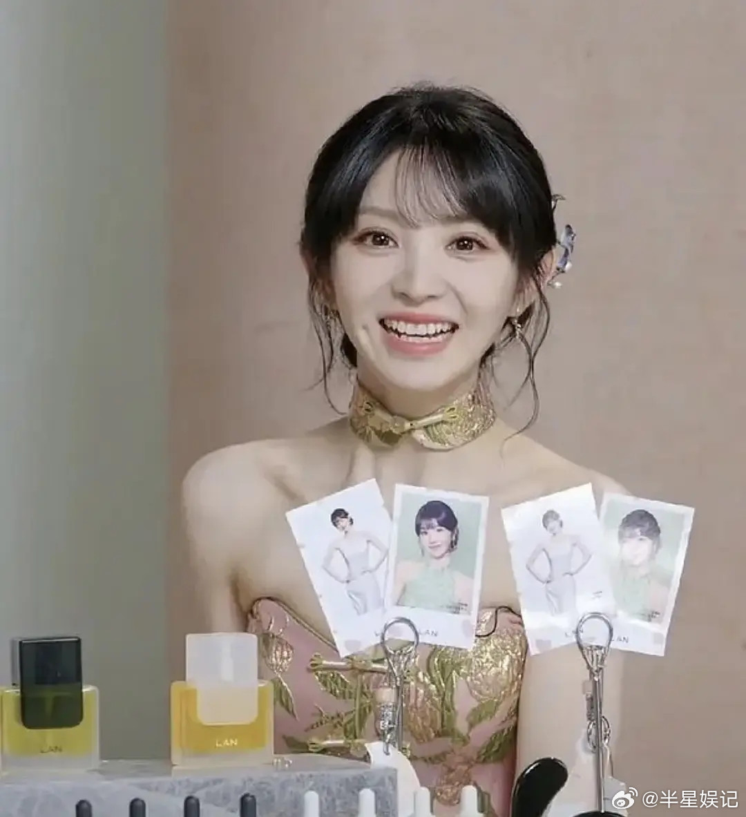 田曦薇被🫘封了，团队都不做审核的吗