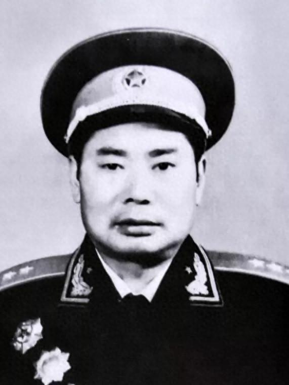 一位开国上将枪械不慎走火致一民工不幸身亡，将军内疚自责至晚年！1959年初春，