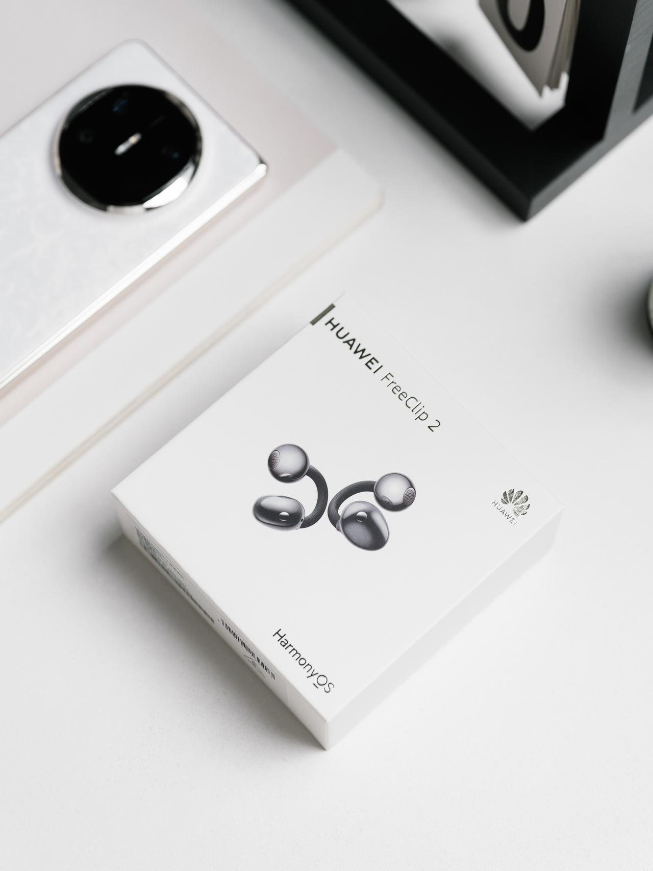 新一代的华为耳夹耳机FreeClip2,上市之后一度断货,蓝色发货甚至都排到1