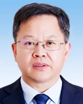 广西自治区党委组织部部长王心富已任广西党委副书记，他还曾任山东副省长。据“广西