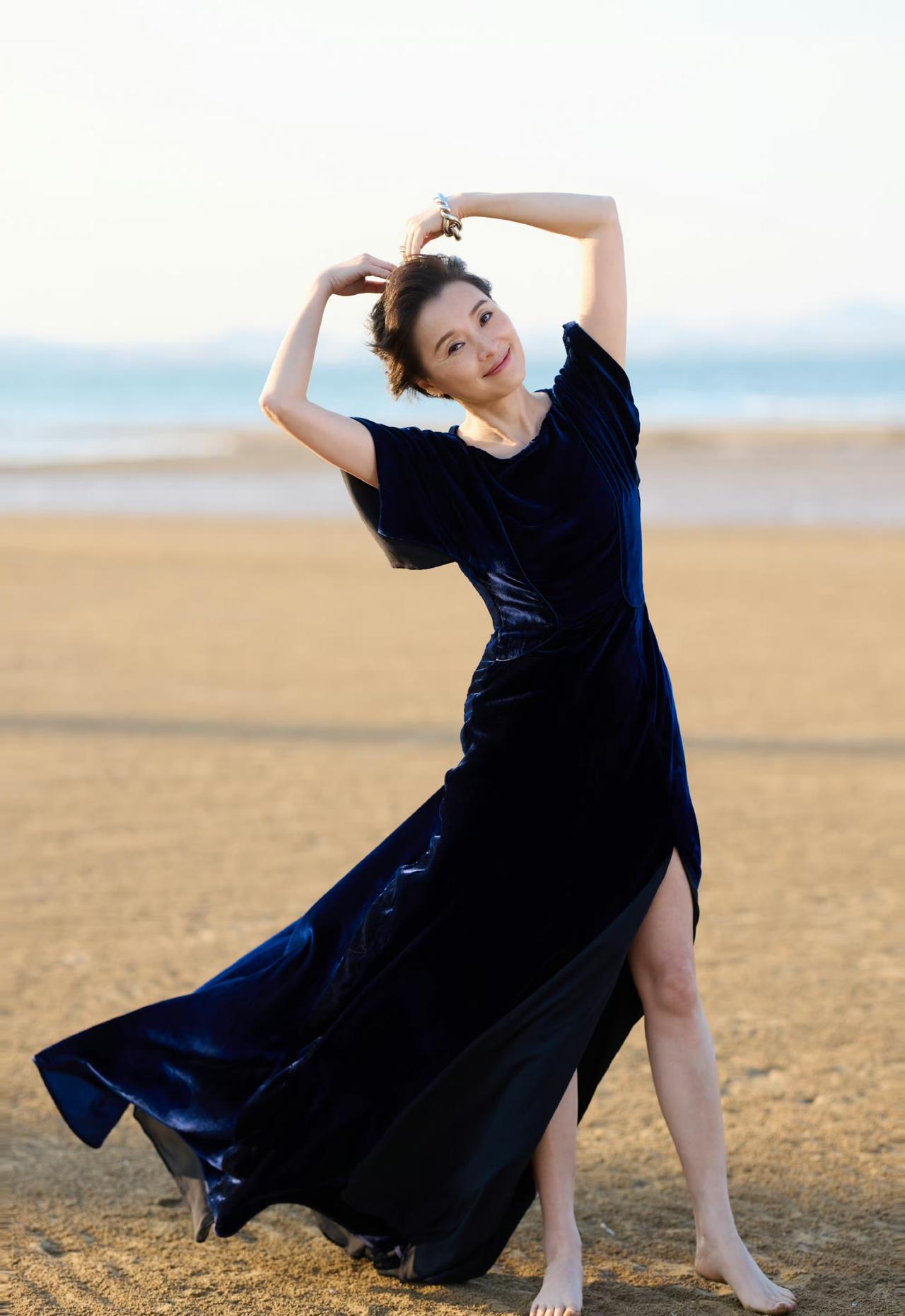 才发现，吴越原来并不是只有好气质，认真打扮起来也是大美女一个。不信吗？你看！
