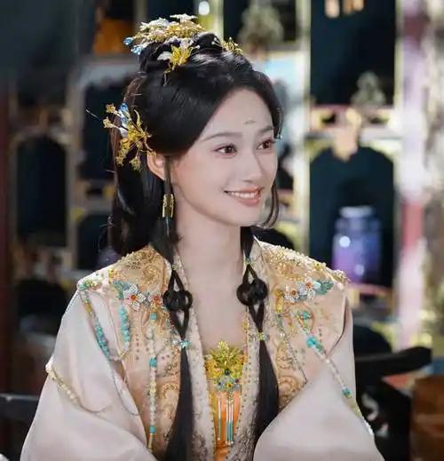《一笑随歌》最意难平：公主凤戏阳，她那场盛大又寂静的陨落。别再骂凤戏阳“恋爱脑