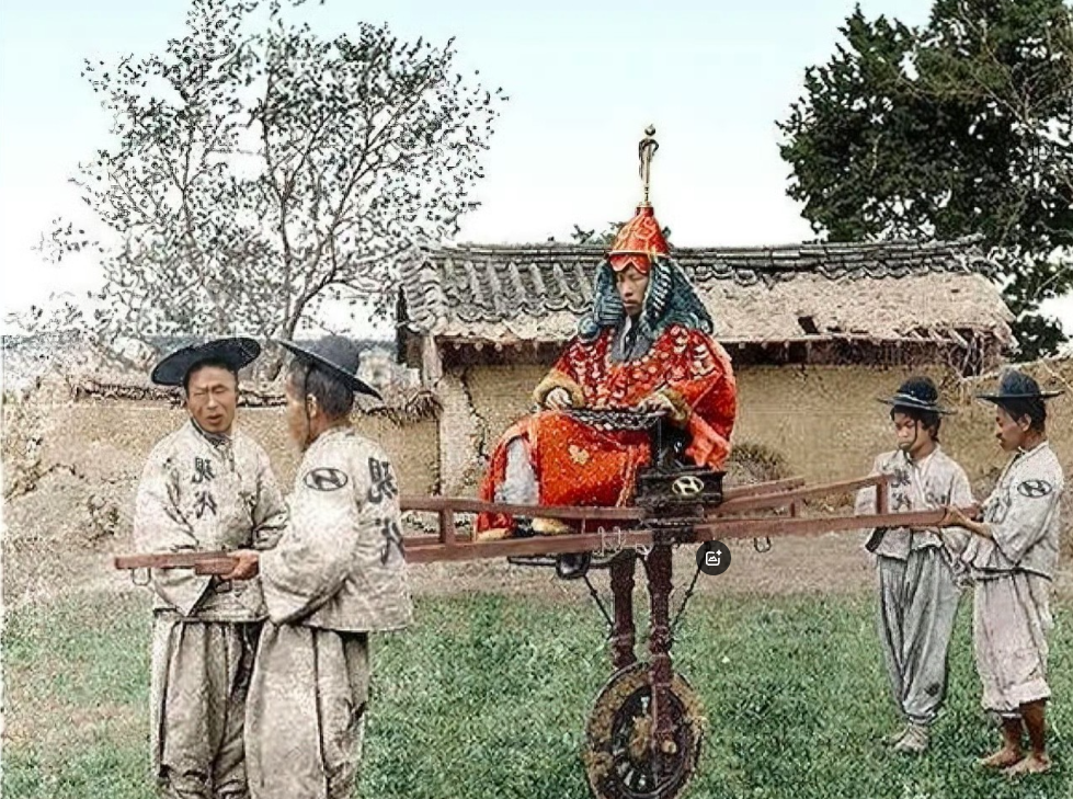 高丽大将军出行时的轿子