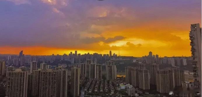 中国消耗的TOKEN有55%都用在的短剧上，美国则用在到了编程上！我看很多经济学家批评中国的人工智能