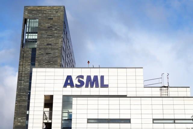 荷兰阿斯麦：被中美“双向锁喉”要说全球最牛的光刻机公司，非荷兰阿斯麦莫属。台
