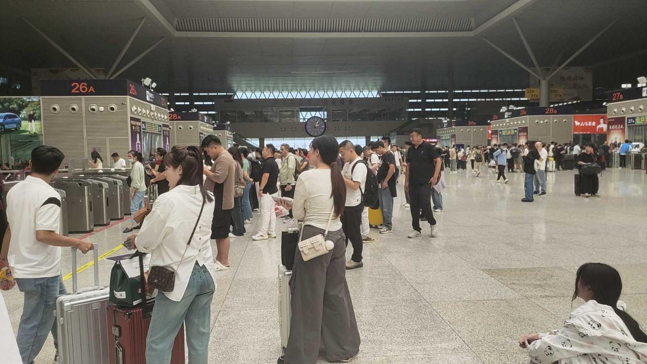 现在单位人情味比较淡，工作一辈子到了法定年龄就是退休，提前准备走人，也没有领导和