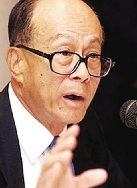 这两天李嘉诚心里应该不是滋味。全运会火炬在粤港澳大湾区传递，香港四大家族去了三家