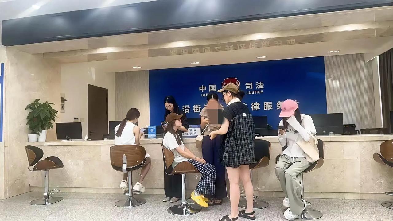 你说这气不气人，有什么好办法收拾这些人吗？刚才外甥女打来电话，说自己这个月的