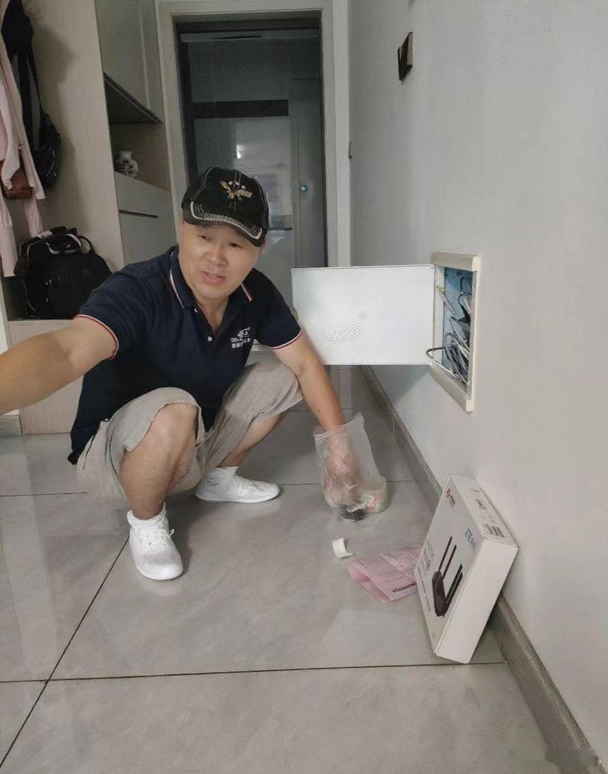 爸妈总说鄂州老家的网速越来越慢，刷视频老卡顿，我在外地没法帮他们检查，就打鄂州联