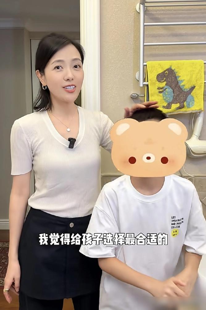 别再同情杨乐乐了，她那十年，不是牺牲，是赌输了。你看，同样48岁，吴彦祖老婆