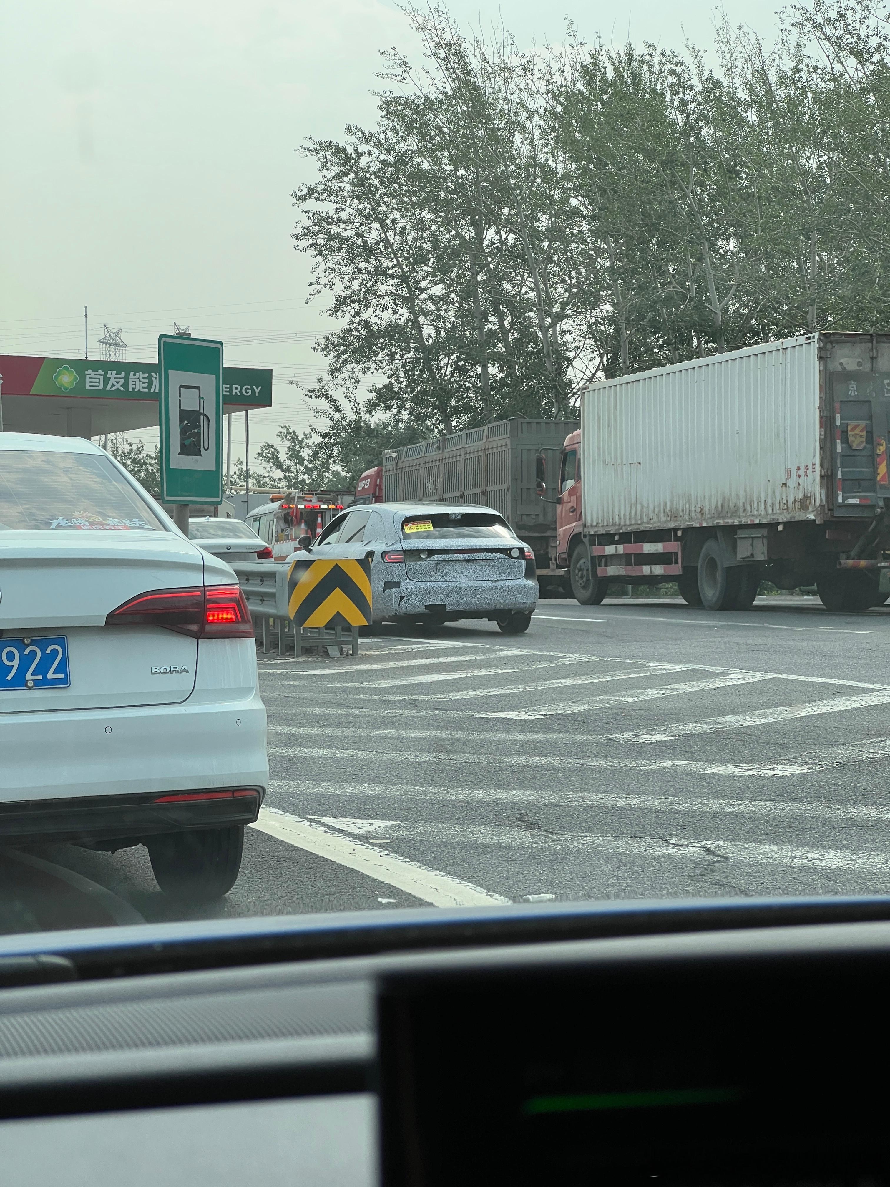 这是什么车的伪装版？怎么有那么一点儿享受界旅行版的感觉呢？我与汽车的日常​​