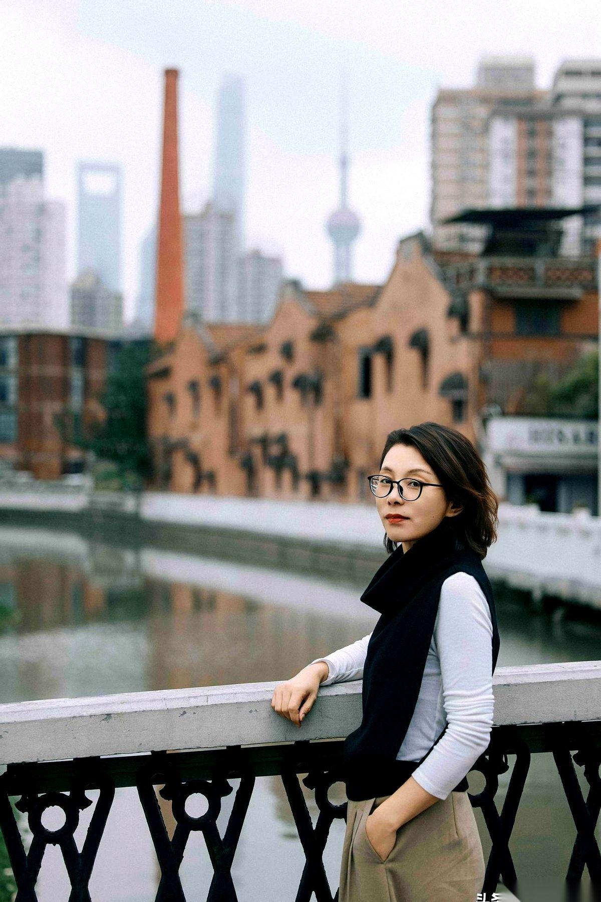 49块9，往返上海。你没看错，我也没打错字。就这么离谱，一杯咖啡的钱，让我从常