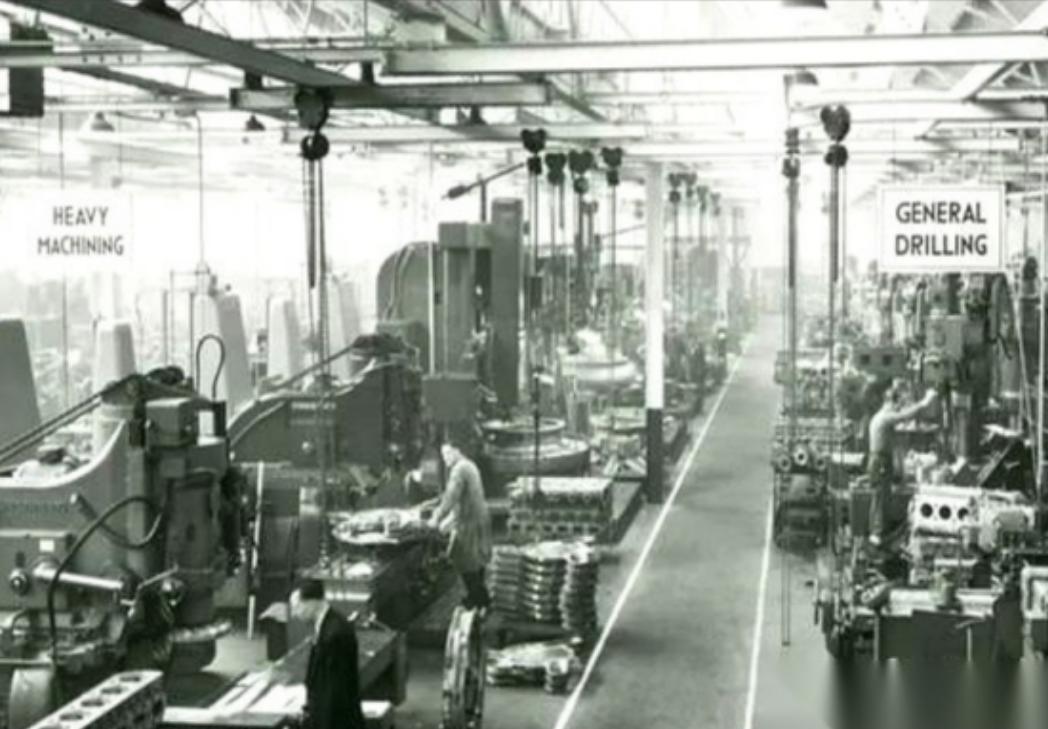 德国人估计想死的心都有了，七十年代卖给苏联的卡车生产线，以为是清库存，结果人家转