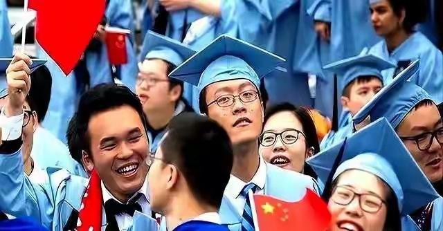 尴尬了，美国留不下，中国不抢手，这届留学生成了最尴尬的一批十年前谁家孩子收了
