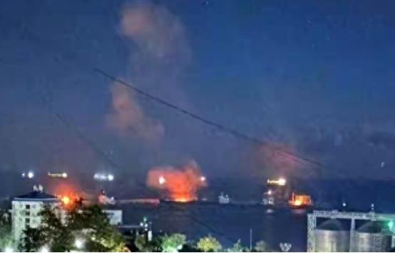 轰炸继续，俄罗斯港口已经基本失去了防空能力。本月3日，乌克兰又对俄罗斯能源设施出