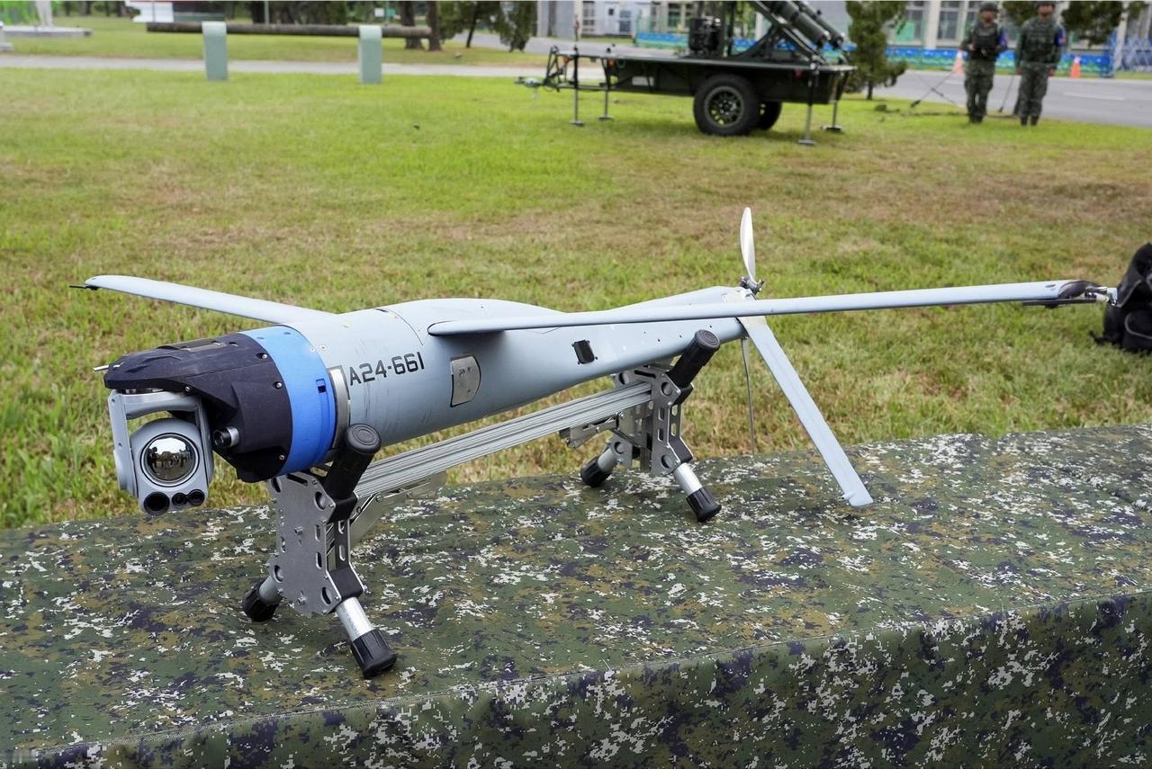 最大航程440公里，可回收、可重复使用。美国交付伪军的ALTIUS-600M巡飞