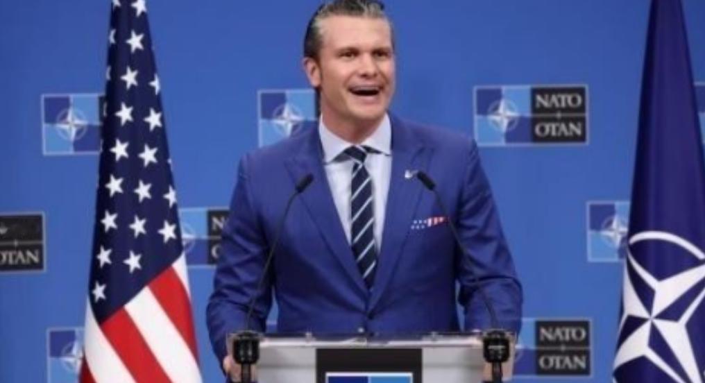 美国防长的一句话让美国人破了防，他表示中美要是开打，不出半个小时，他们的航母全得