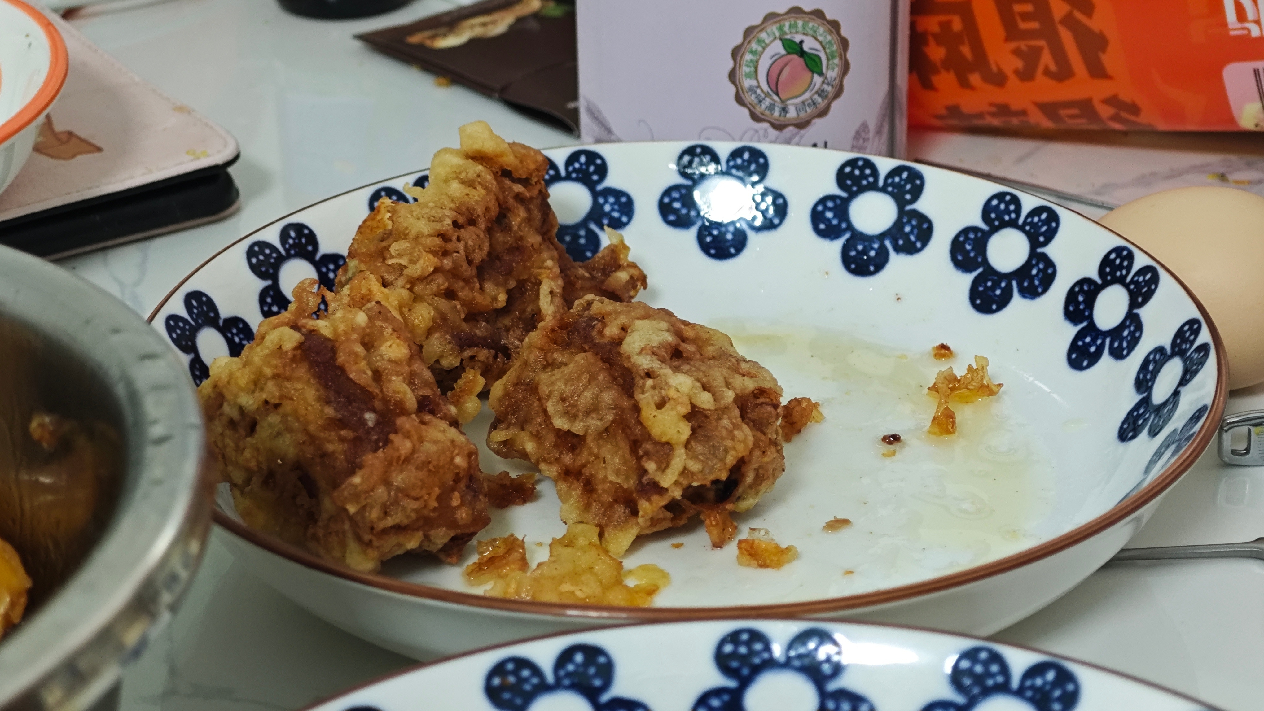 自己炸的鸡腿和排骨，再喝点小酒，爽了[doge]​​​