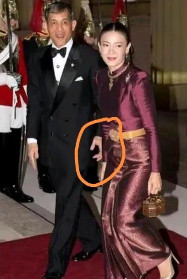如果不是发生喂狗事件，相信，泰王玛哈和西拉米现在感情也是最好的，那些花花草草根