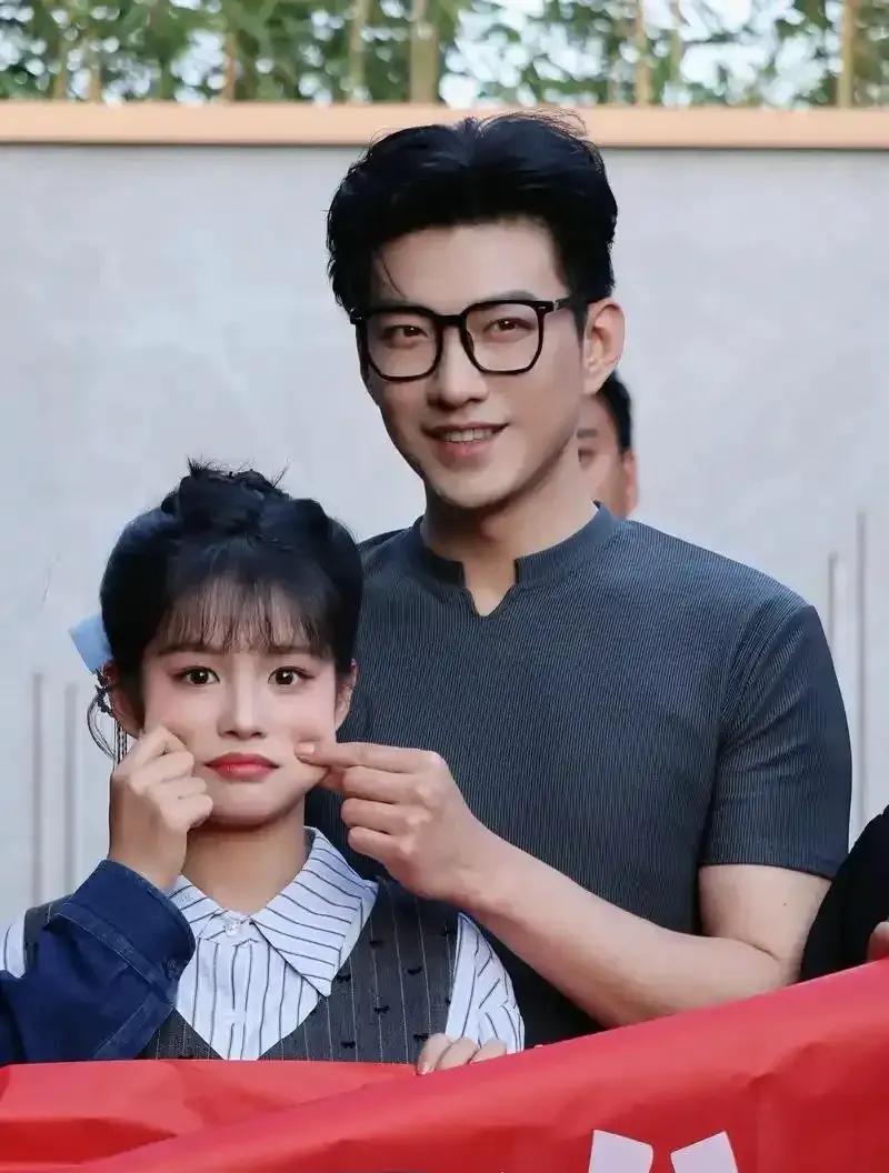 2024年短剧界，五对真实CP命运反转，有人还红火，有人悄然隐退。这些荧幕情