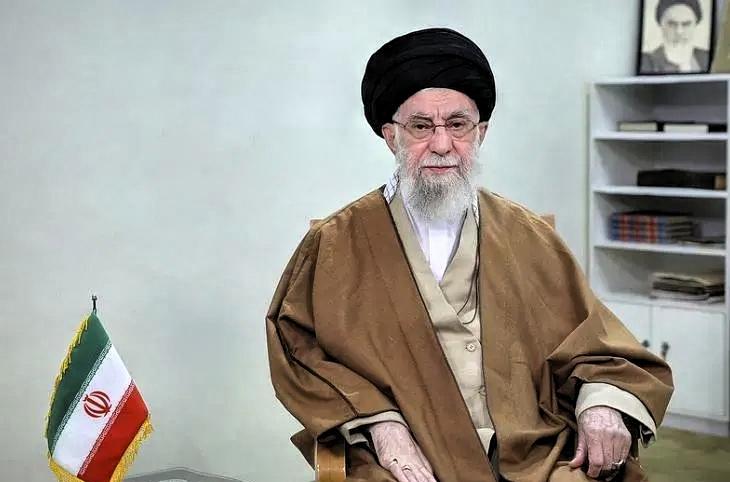 美国民众真的怒了🔥华盛顿白宫周边、拉斐特广场聚集大批民众，纽约、洛杉矶、芝加哥