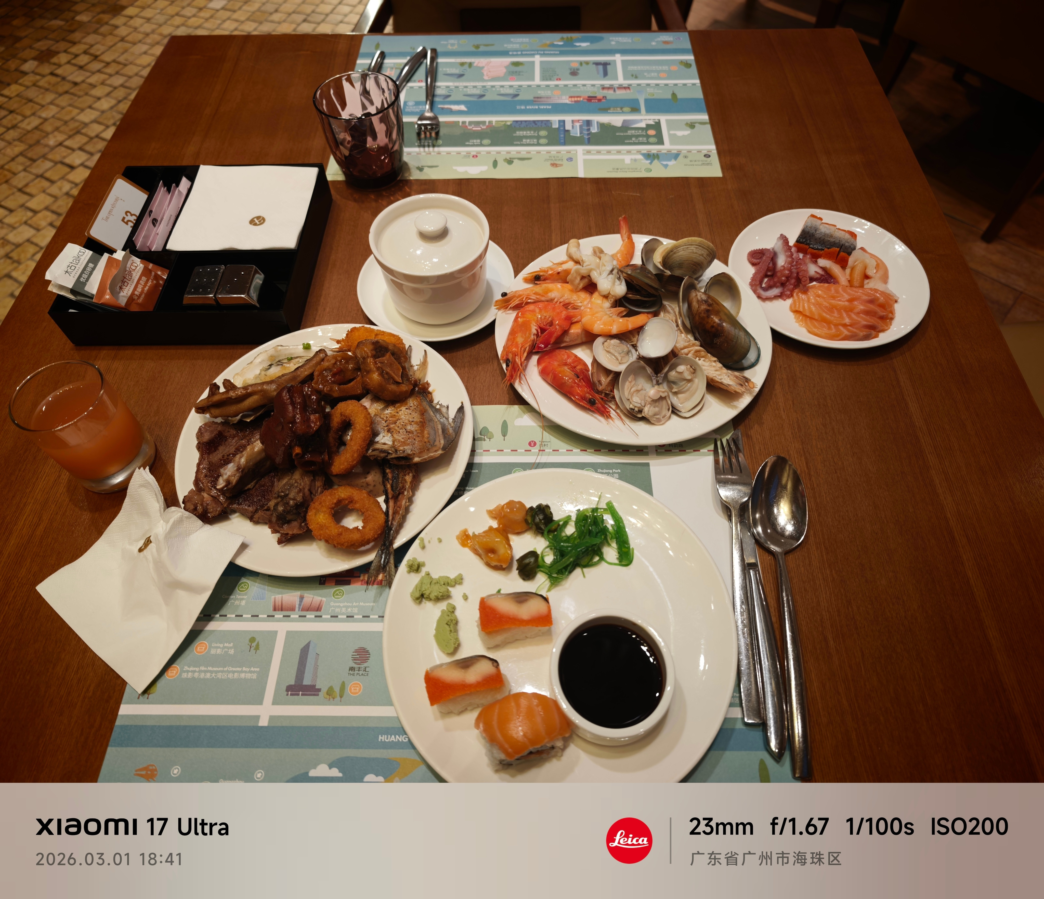 小鹏今天安排的这个酒店吃的很好，吃的好饱哈哈。今天在飞机上吃的少，正好有肚子吃。