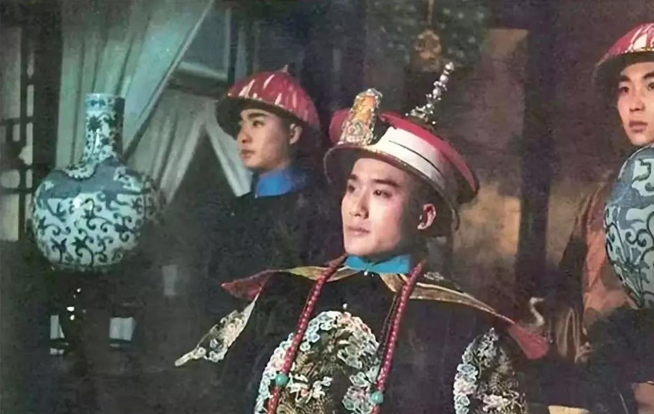 难怪咸丰帝30岁暴毙，你看他逃往热河干了啥？每天都做4件致命事。咸丰这人