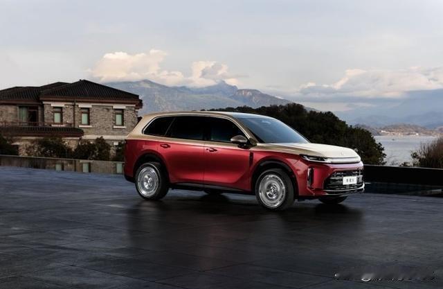 给国产车排个名:1、论颜值......是长安2、论豪华……是红旗3、论发