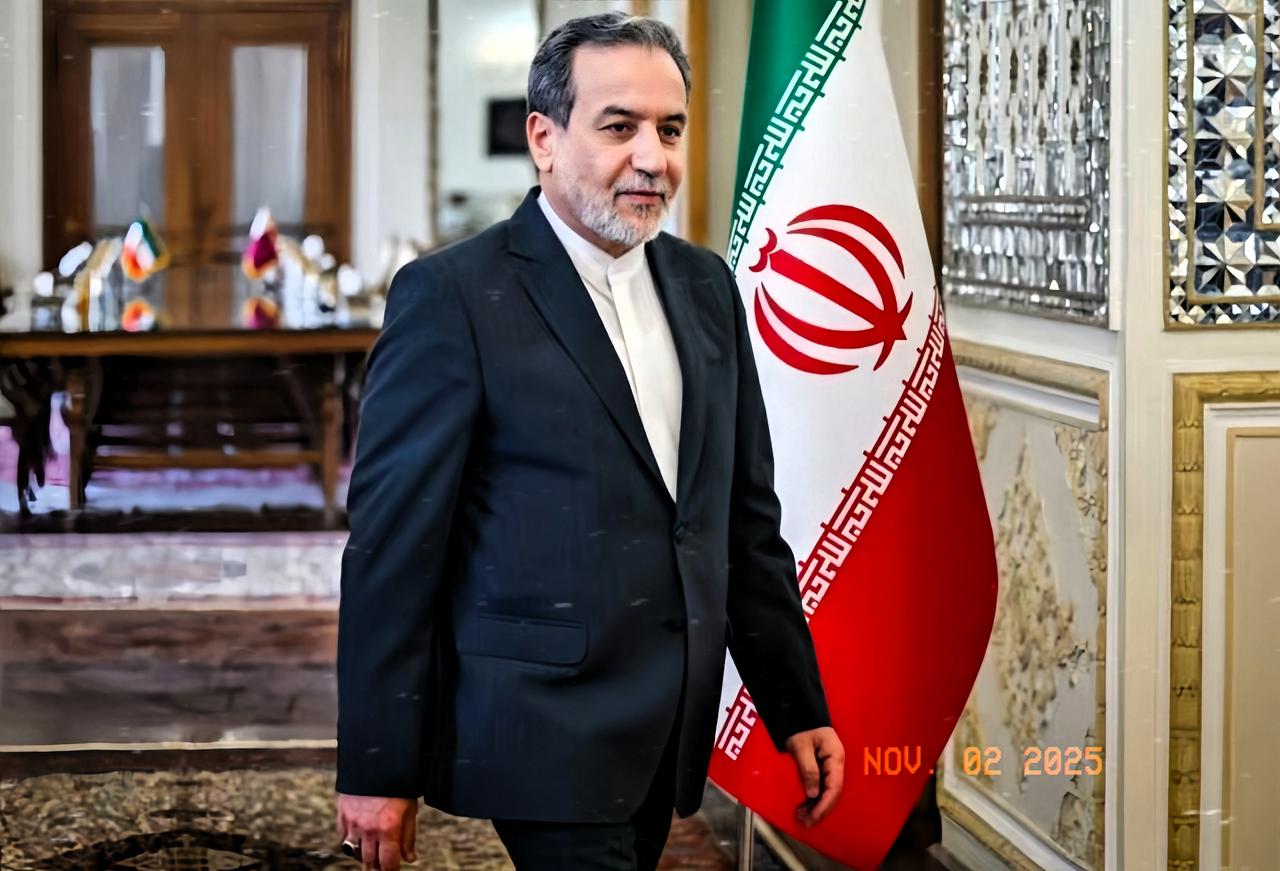 伊朗嗅到了危险的气息？伊朗外长阿拉格奇在11月1日接受采访时明确表示，“我们已