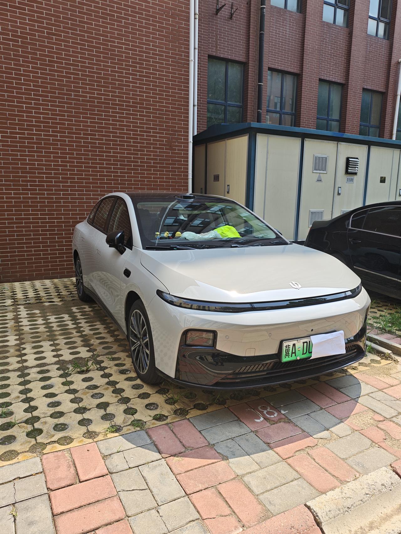 零跑B01激光雷达650提车作业选车之路1、买车需求:每天上下版里程一共5